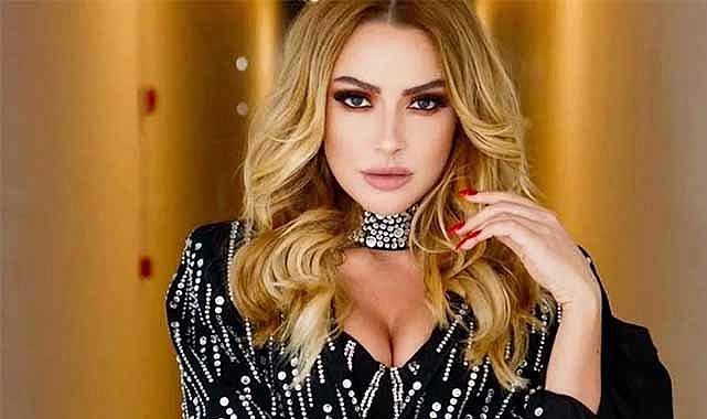 Hadise'den konfeti detaylı kırmızı elbiseyle cesur pozlar