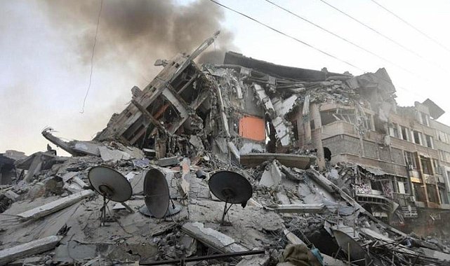 İsrail, Gazze'de 5 katlı binayı vurdu: 50 kişi şehit düştü