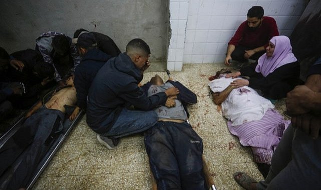 İsrail Gazze'de yerinden edilenlerin çadırına saldırdı