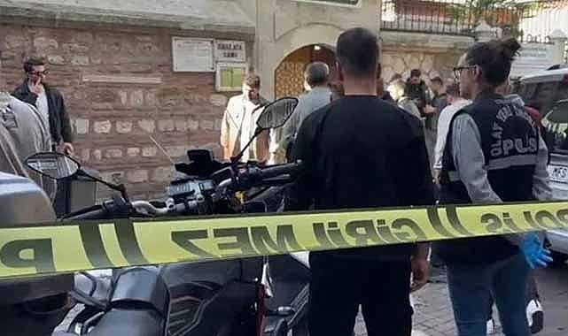 İstanbul'da İsmailağa Camii avlusunda silah sesleri