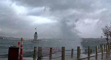 İstanbul’da şiddetli lodos! Uçaklar iniş yapamadı