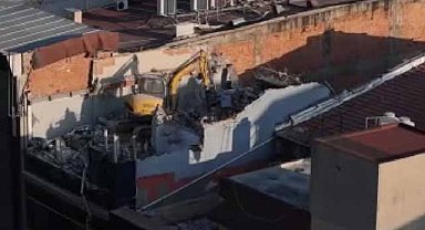 İstanbul Güngören'de 4 katlı binanın 3. katı çöktü