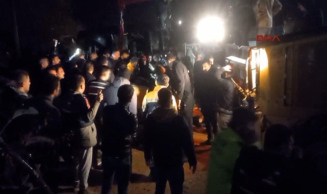 Kazaya müdahale eden polislere TIR çarptı: 1 şehit, 1 polis yaralı