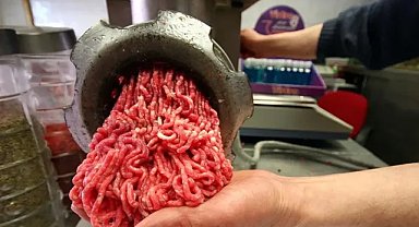 Kıyma skandalı: Kırmızı et diye bakın ne satmışlar!