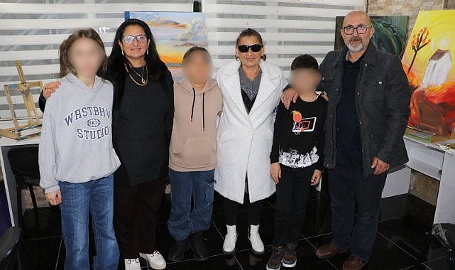 Koruyucu aile oldukları otizmli çocukları için mücadele ediyorlar