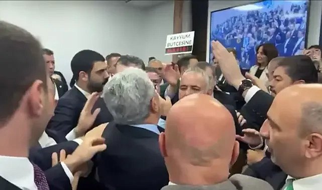 Meclis'te kayyum gerilimi: Gerginlik fiziksel temasa dönüştü