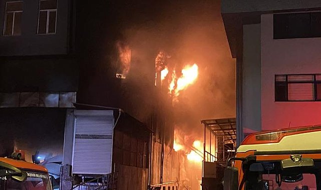 Patlamalar peş peşe geldi: Beylikdüzü'nde korkutan fabrika yangını!