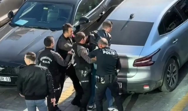 Samsun'da Adliye önünde tartışma: Polis müdahalesiyle 3 kişi gözaltına alındı!