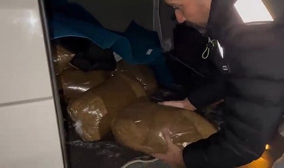 Samsun'da kaçak tütün operasyonu: 475 kilogram ele geçirildi