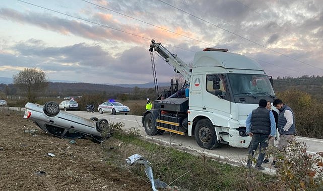 Samsun'da kontrolden çıkan araç takla attı