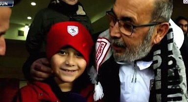 Samsunspor takım otobüsüne el sallamasıyla gündem olmuştu! Minik Çınar'dan Samsunspor'a tam destek