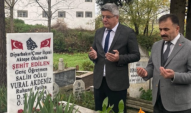 Şehit Öğretmen Vural Akdeniz, Öğretmenler Günü'nde dualarla anıldı