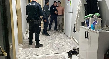 Sinir krizi geçiren genç annesine bıçak çekti