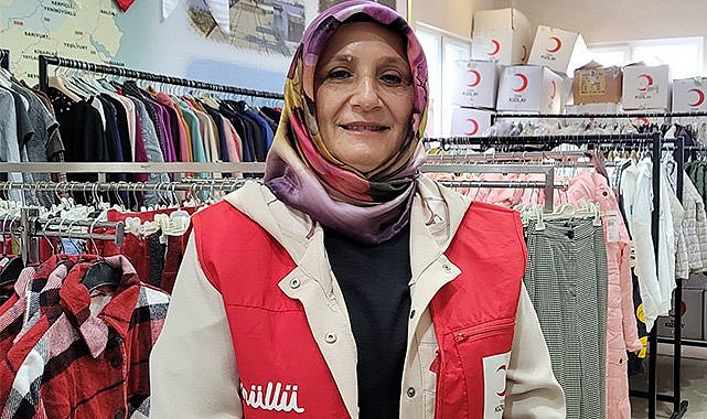 Türk Kızılaydan ihtiyaç sahibi çocuklara kışlık kıyafet yardımı