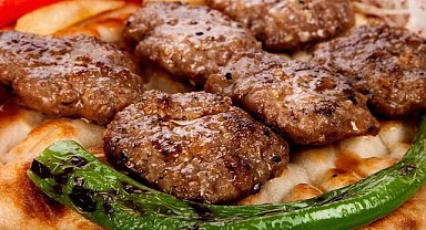 Ünlü markanın köfteleri acil toplatılıyor: Bakteri skandalı 