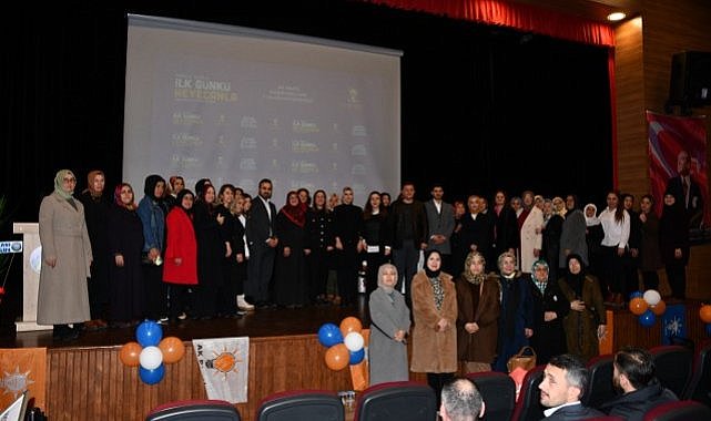 AK Parti Vezirköprü Kadın Kolları Başkanlığına  yeniden Emine Yanğa seçildi