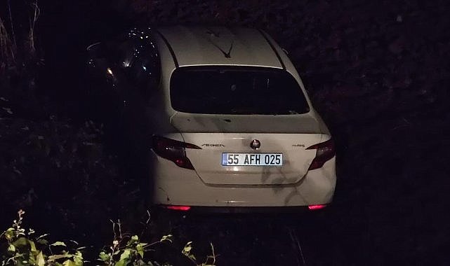 Bafra’da feci kaza! Otomobil tarlaya uçtu