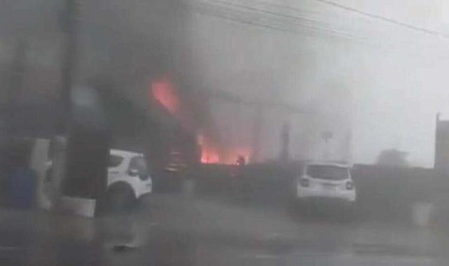 Brezilya'da uçak yerleşim bölgesine düştü! 10 ölü