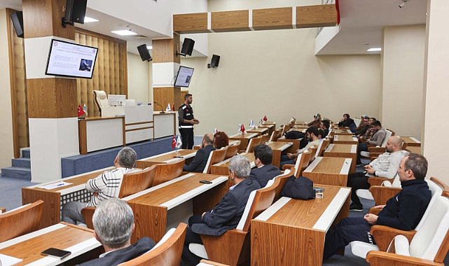 Canik Belediye Başkanı Sandıkçı’dan belediye personeline tam destek