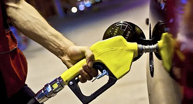 Darbe akaryakıt piyasasında şok etkisi yarattı: Benzine indirim, motorine engelleme