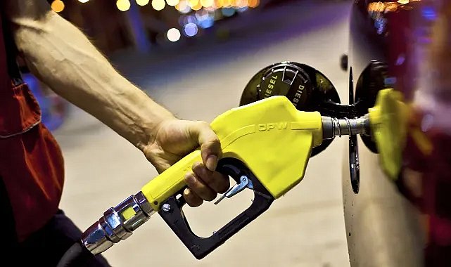 Darbe akaryakıt piyasasında şok etkisi yarattı: Benzine indirim, motorine engelleme