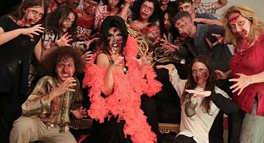 Diva Bülent Ersoy ‘Kutsal Damacana’ için zombi oldu!