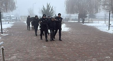 Dünürlerin kavgasında kan aktı! Mahkeme salonu karıştı