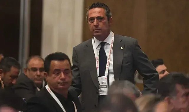 Fenerbahçe'de yönetim krizi derinleşiyor: Taraftar istifaya çağırıyor