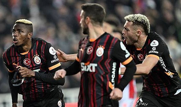 Galatasaray maçında endişe veren anlar: Osimhen sakatlandı!