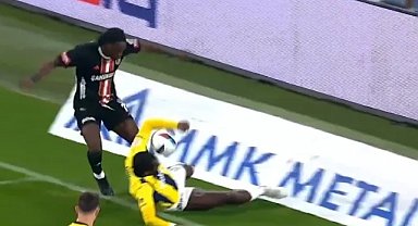 Gaziantep FK'dan penaltı isyanı, hakem devam kararı verdi!