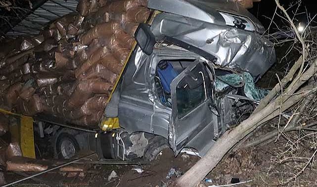 Havza’da TIR uçuruma yuvarlandı