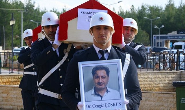 Helikopter kazasında hayatını kaybeden OMÜ mezunu doktor Cengiz Coşkun toprağa verildi