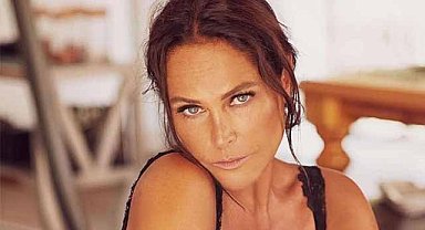 Hülya Avşar'ın makyajsız görüntüsü hayrete düşürdü