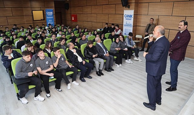 İbrahim Sandıkçı Öğrencilere Buluştu 