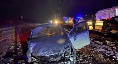 İki otomobil çarpıştı! 1 kişi öldü! 6 kişi yaralandı