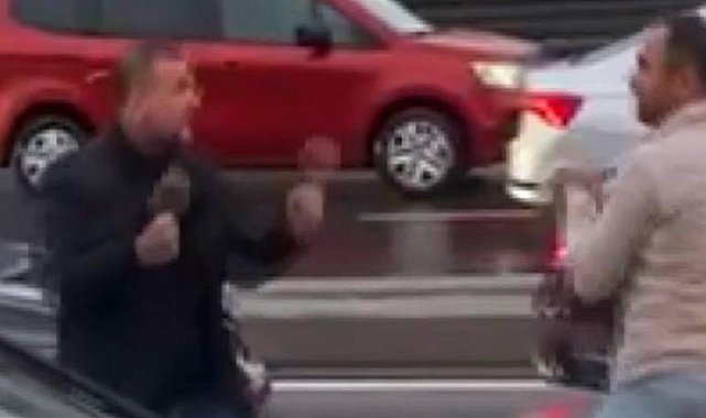İki sürücünün ilginç kavgası: 'Ben de boksörüm'