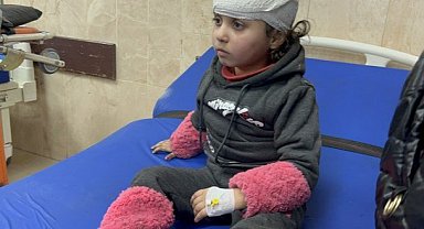 İsrail Gazze'deki  hava saldırısında 3'ü çocuk 8 kişiyi vurdu