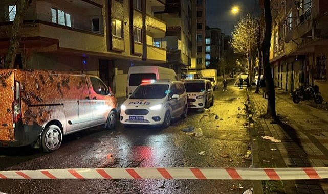 İstanbul'da sokak ortasında silahlı saldırı! 2 kişi yaralandı