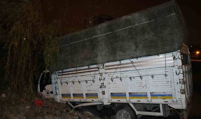 Kamyonetle kaza yaptı, yaralı arkadaşını olay yerinde bırakıp kaçtı