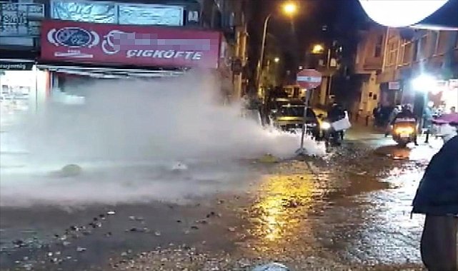 Kanalizasyon borusu patladı!15 gündür burada su sızıyor