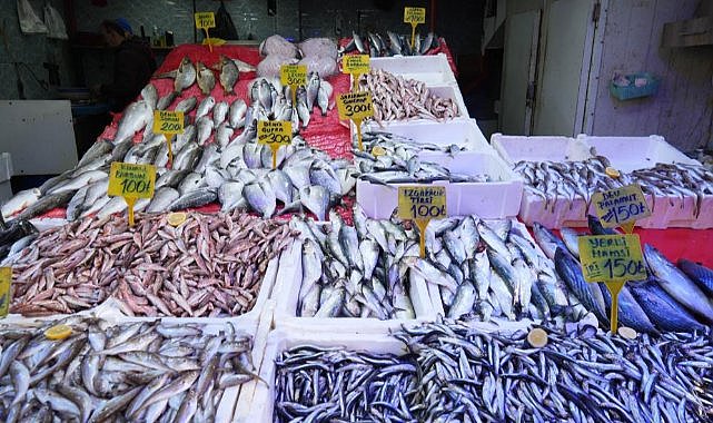 Karadeniz'in incisi hamsi tezgahlarda yeniden zirvede
