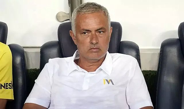 Mourinho'yu zor durumda bırakan sol bek krizi!