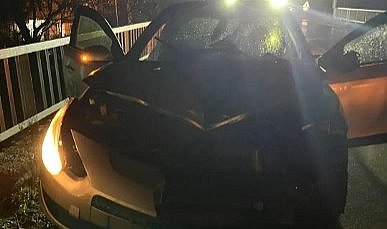 Otomobil yayaların arasına daldı! 1 kişi öldü