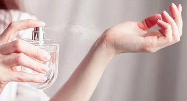 Parfüm kullanımı sağlığınızı tehdit ediyor! İşte gizli zararları
