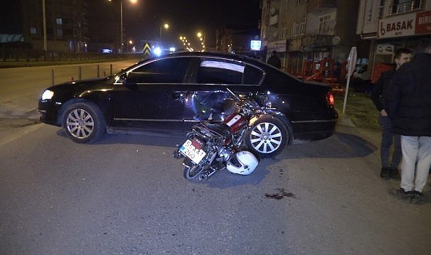 Samsun Bafra'da otomobille motosiklet çarpıştı! 2 kişi yaralandı