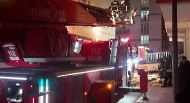 Samsun'da 3 katlı binada yangın çıktı