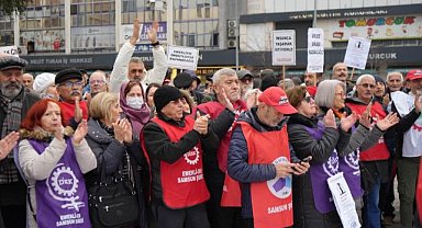 Samsun'da emekliler yürüyüş düzenledi! 'Emekli ile alay etmeyin'