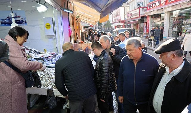 Samsun'da hamsi kapış kapış satıldı