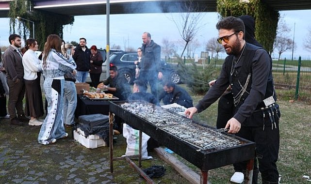 Samsun'da ihtiyaç sahibi çocuklar için hamsi şenliği