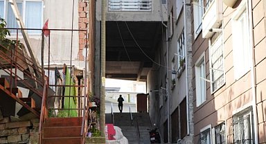 Samsun'da ilginç mimari! Sokak altından geçen apartman